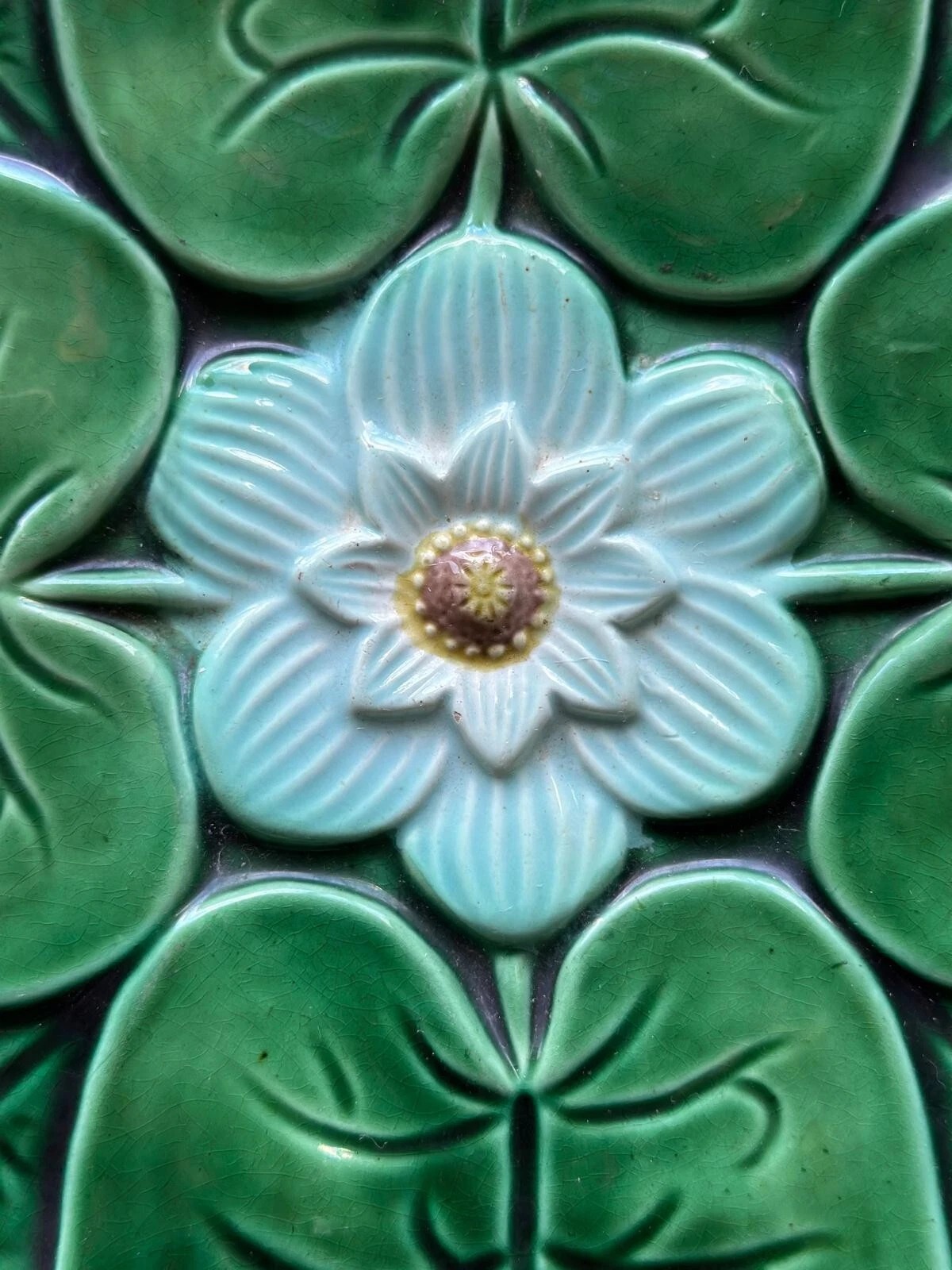 Antique Green Majolica Ceramic Lily Pad Plate with Stork Feet Iridescent Glaze - Image 7