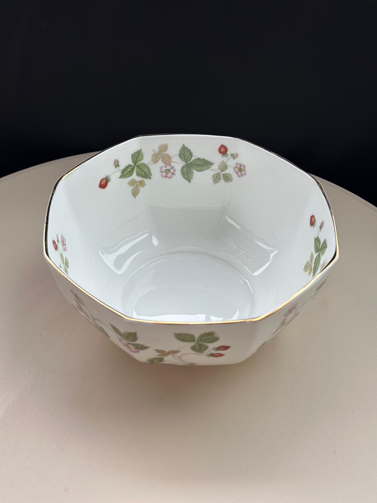 Wedgwood Wild Strawberry Octagonal Bowl Cereal Bowl or Oatmeal Bowl - Image 2