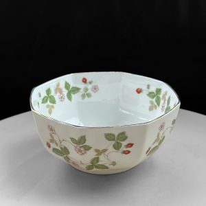 Wedgwood Wild Strawberry Octagonal Bowl Cereal Bowl or Oatmeal Bowl