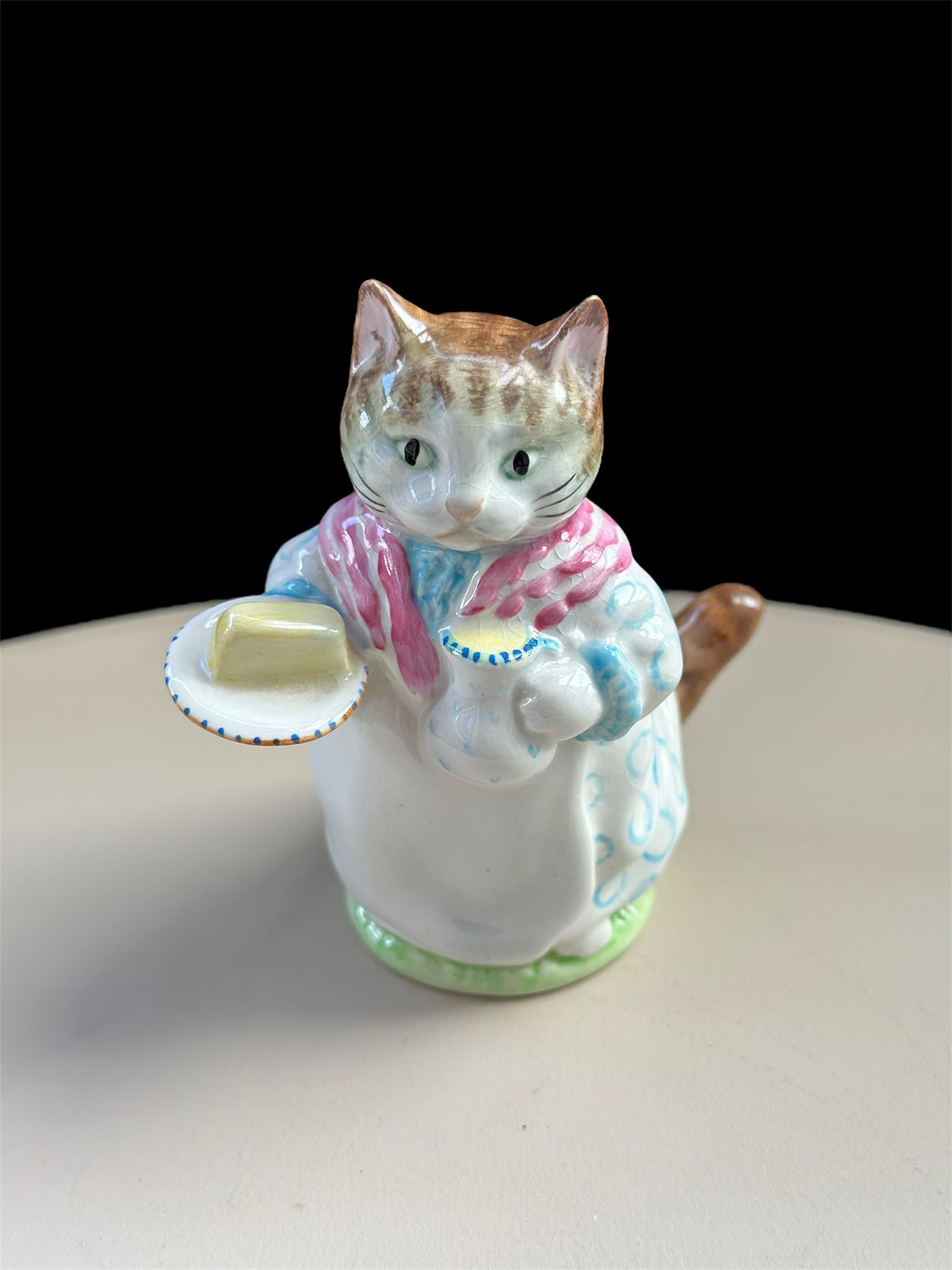 Beswick Beatrix Potter Figurine Ribby (with butter and cream) BP-2 Beswick Gold Oval - Image 4