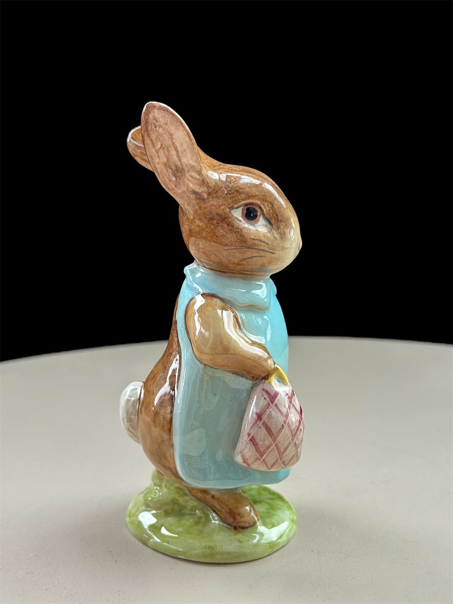 Beswick Beatrix Potter Figurine Mrs Flopsy Bunny (Light Blue Dress) - Image 4