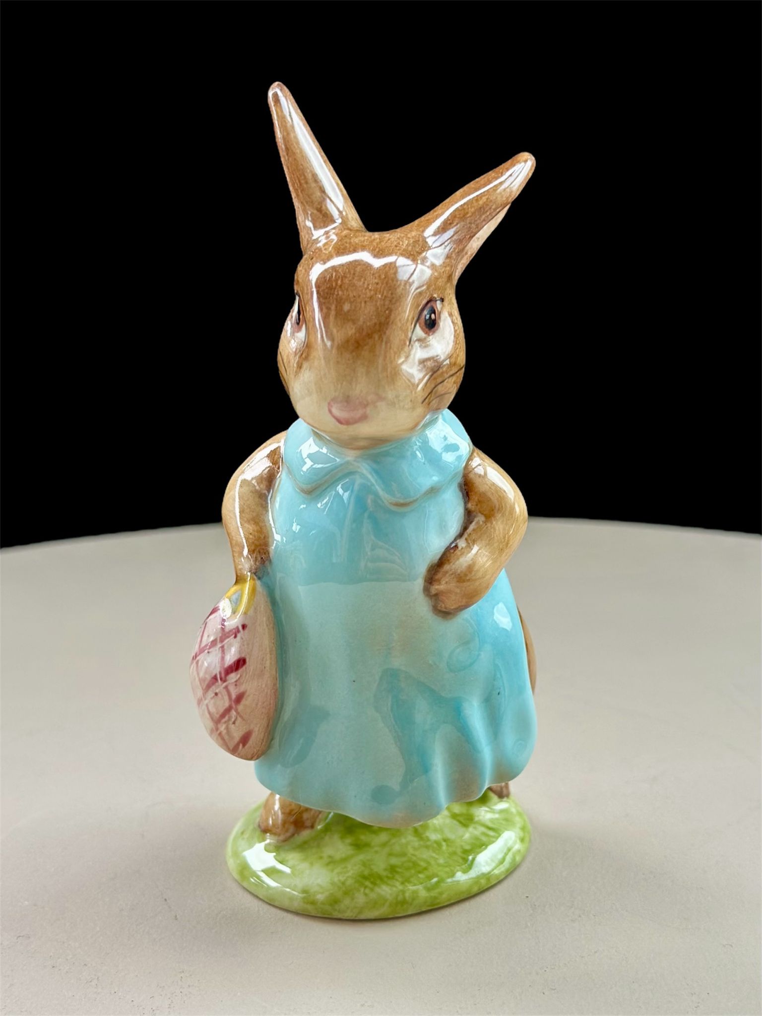 Beswick Beatrix Potter Figurine Mrs Flopsy Bunny (Light Blue Dress)