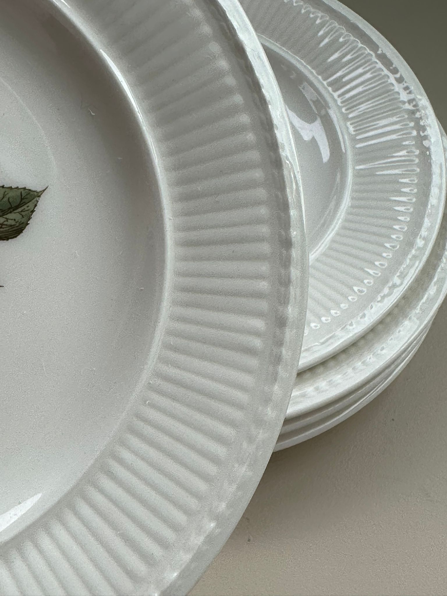 Set of 5 The Wedgwood "Briar Rose" pattern Dessert plates - Image 6