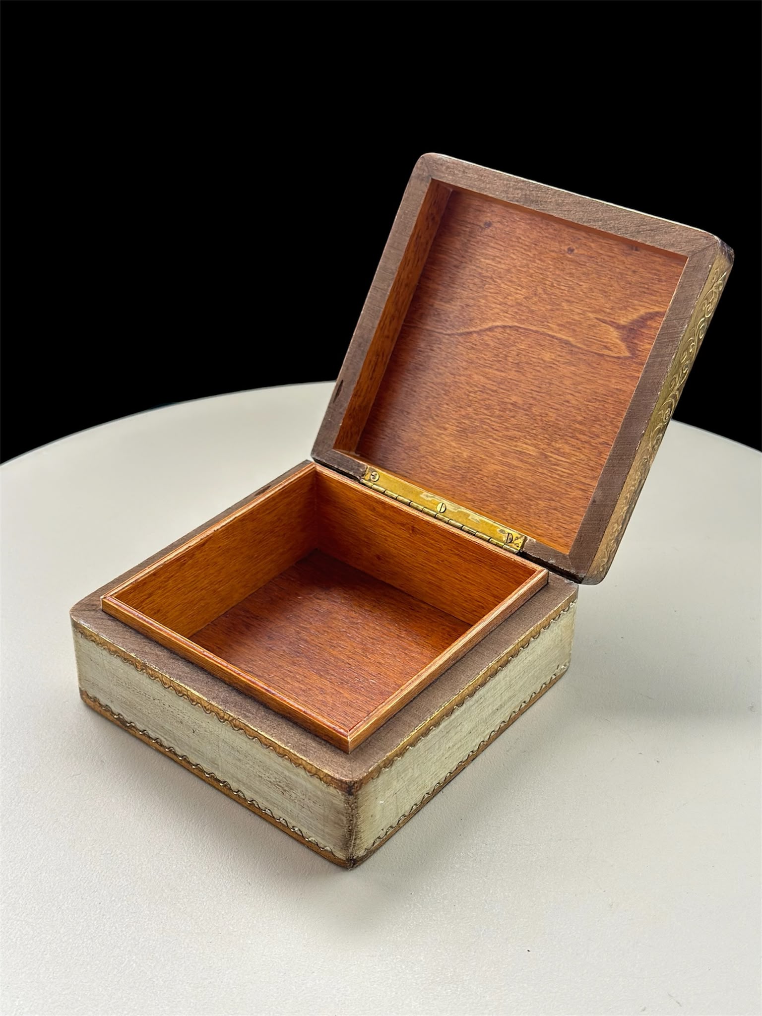 Vintage Florentine Wooden Box – Hand-Applied Gold Leaf & Leonardo da Vinci Art - Image 5