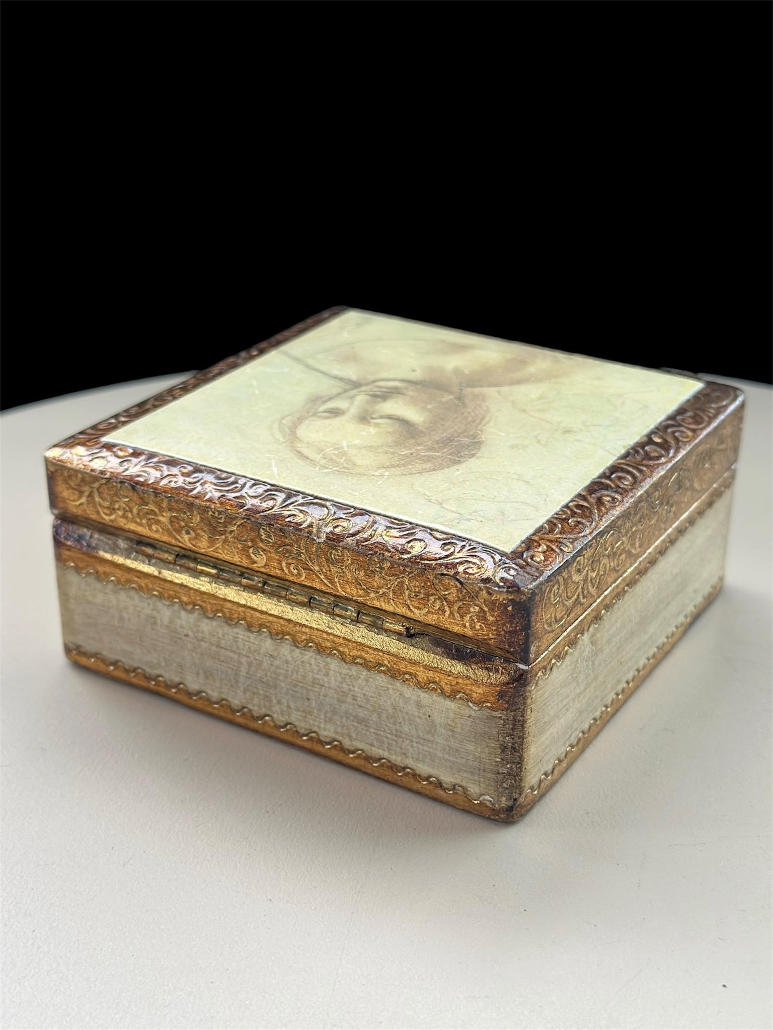 Vintage Florentine Wooden Box – Hand-Applied Gold Leaf & Leonardo da Vinci Art - Image 4